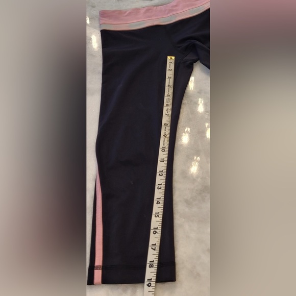 LULULEMON Up To Pace Pink Stripe Waistband Crop Leggings 4 - Picture 15 of 15